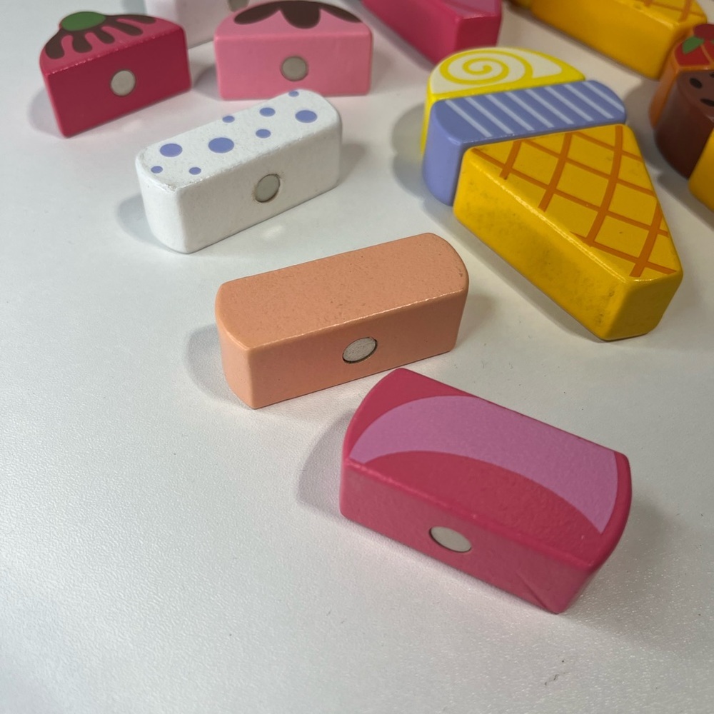 Colorful Wooden Ice Cream Truck Pull Toy with Magnetic Ice Cream blocks - Picture 9 of 12
